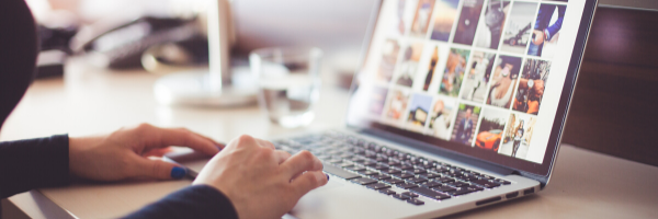 Lady on laptop